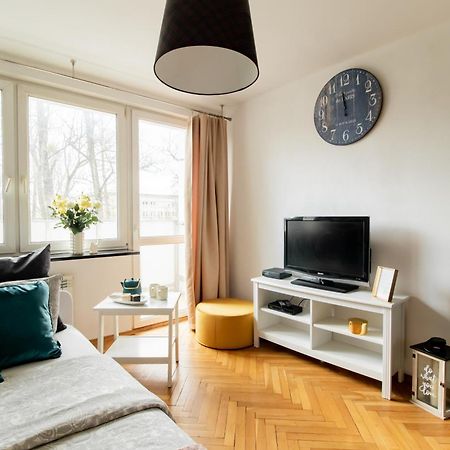 Piotrapartments - Bruna Green City Apartment Варшава Экстерьер фото