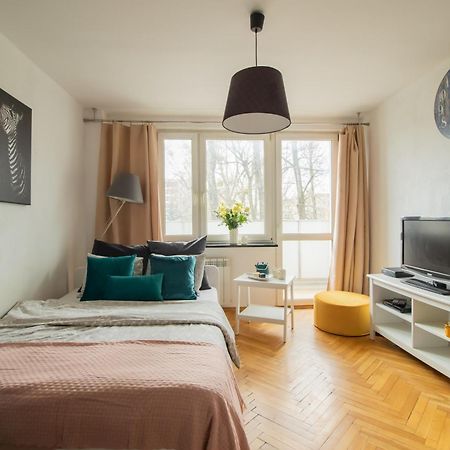 Piotrapartments - Bruna Green City Apartment Варшава Экстерьер фото