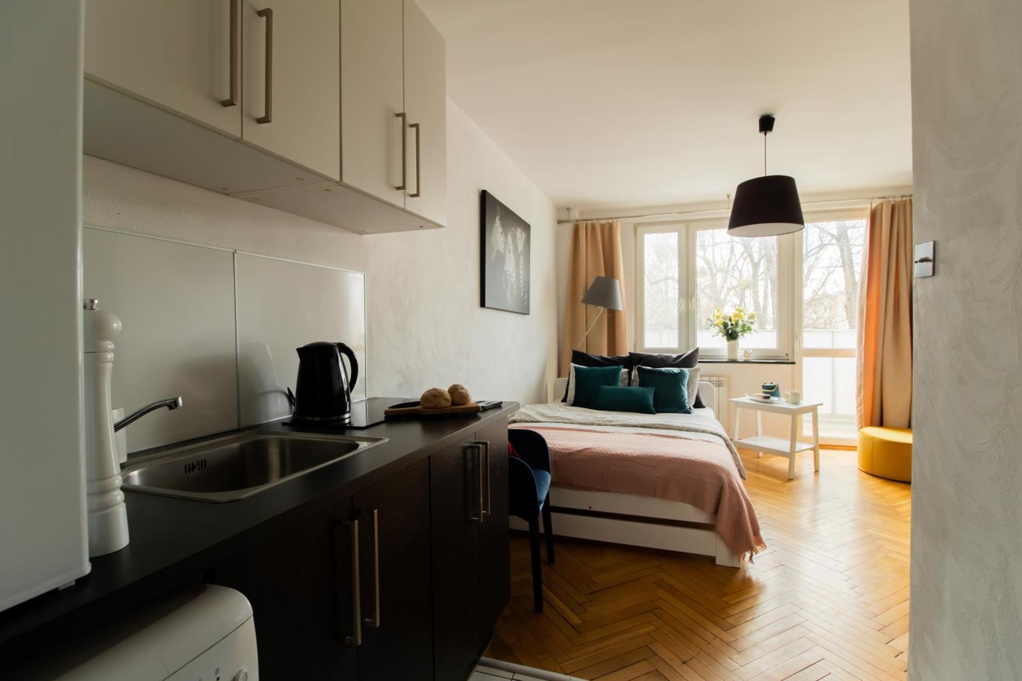 Piotrapartments - Bruna Green City Apartment Варшава Экстерьер фото