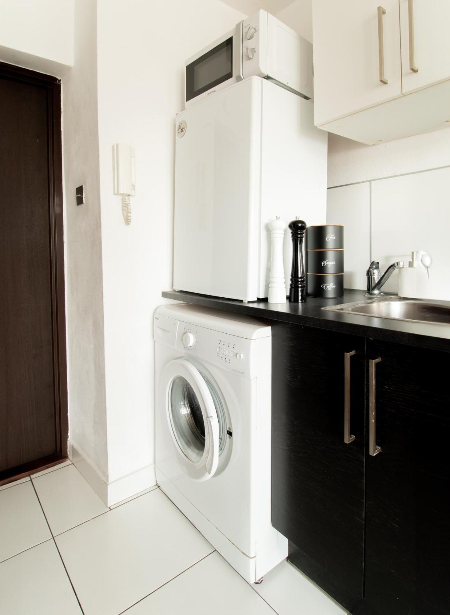 Piotrapartments - Bruna Green City Apartment Варшава Экстерьер фото